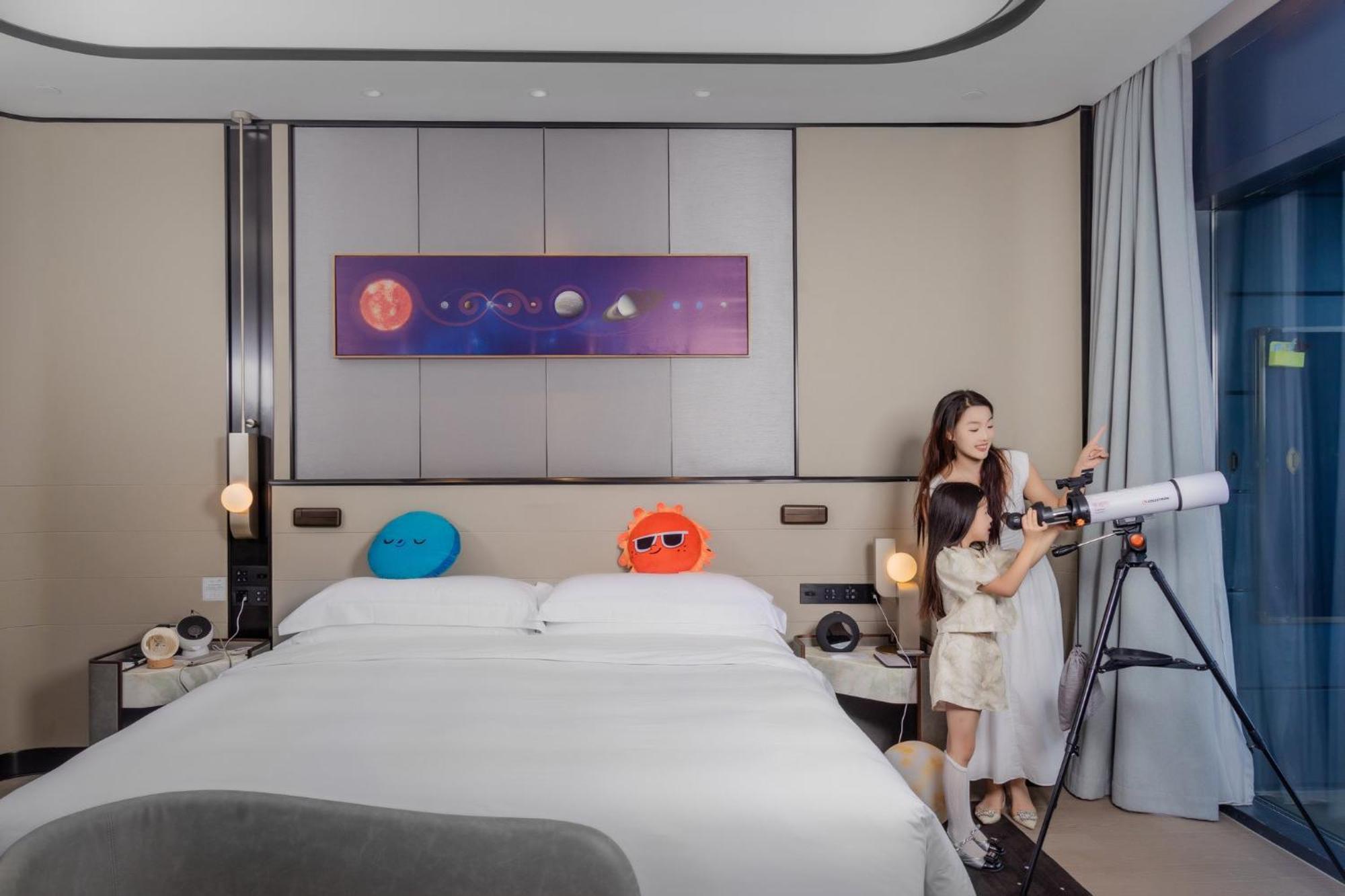 上海滴水湖皇冠假日酒店 南汇 外观 照片
